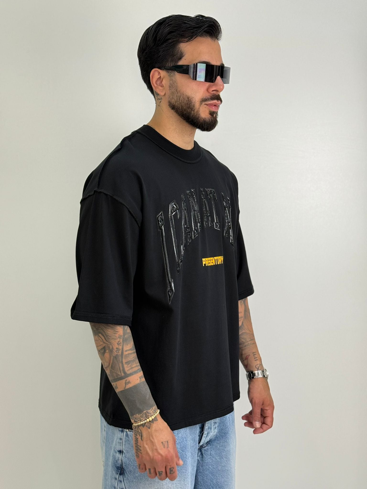 T-shirt Present Day Rilievo ULTIME taglie L e XL