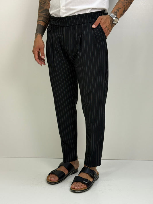 Pantaloni sartoriali con fibiette