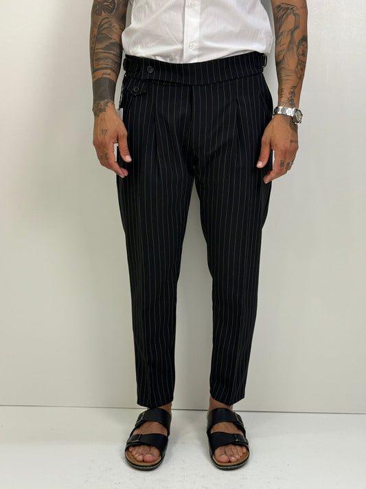 Pantaloni sartoriali con fibiette